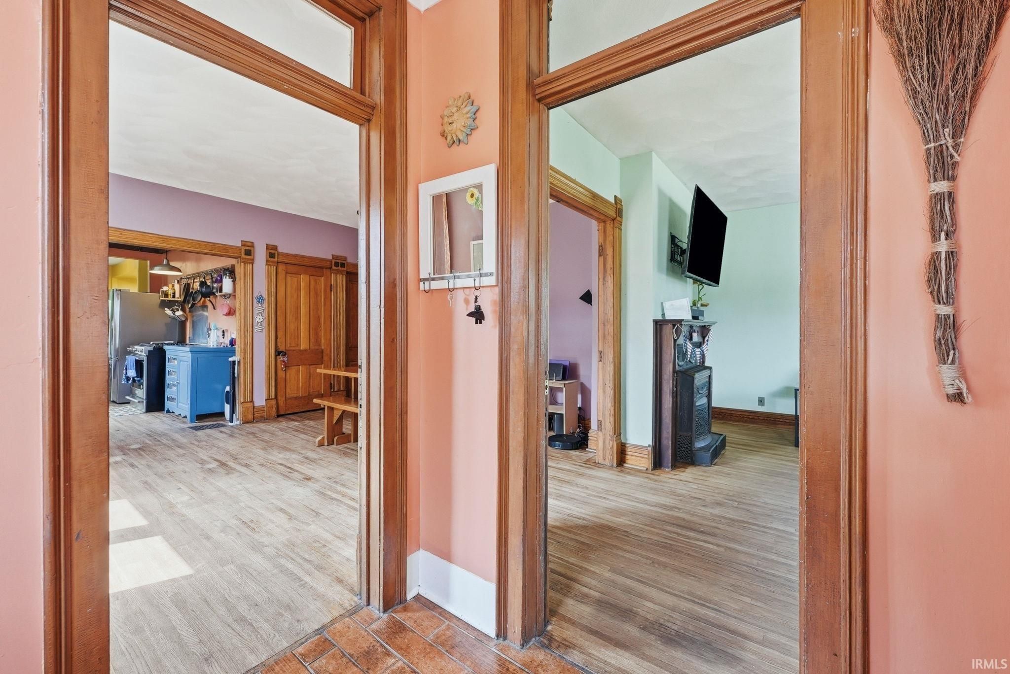 Image of 329 W 5th Street