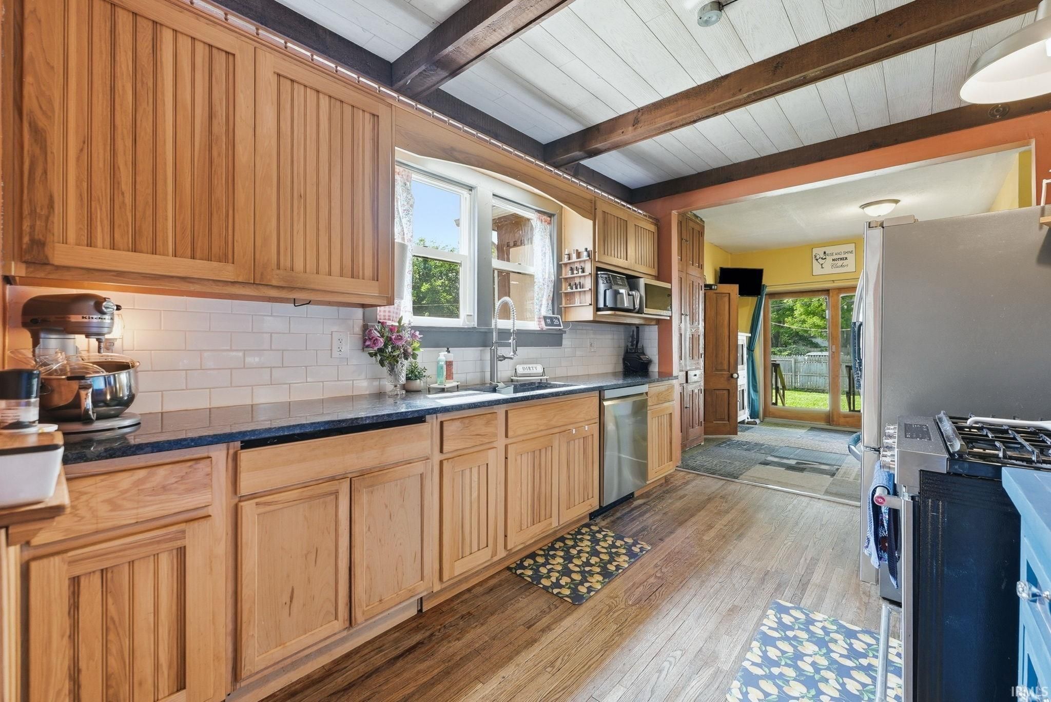 Image of 329 W 5th Street