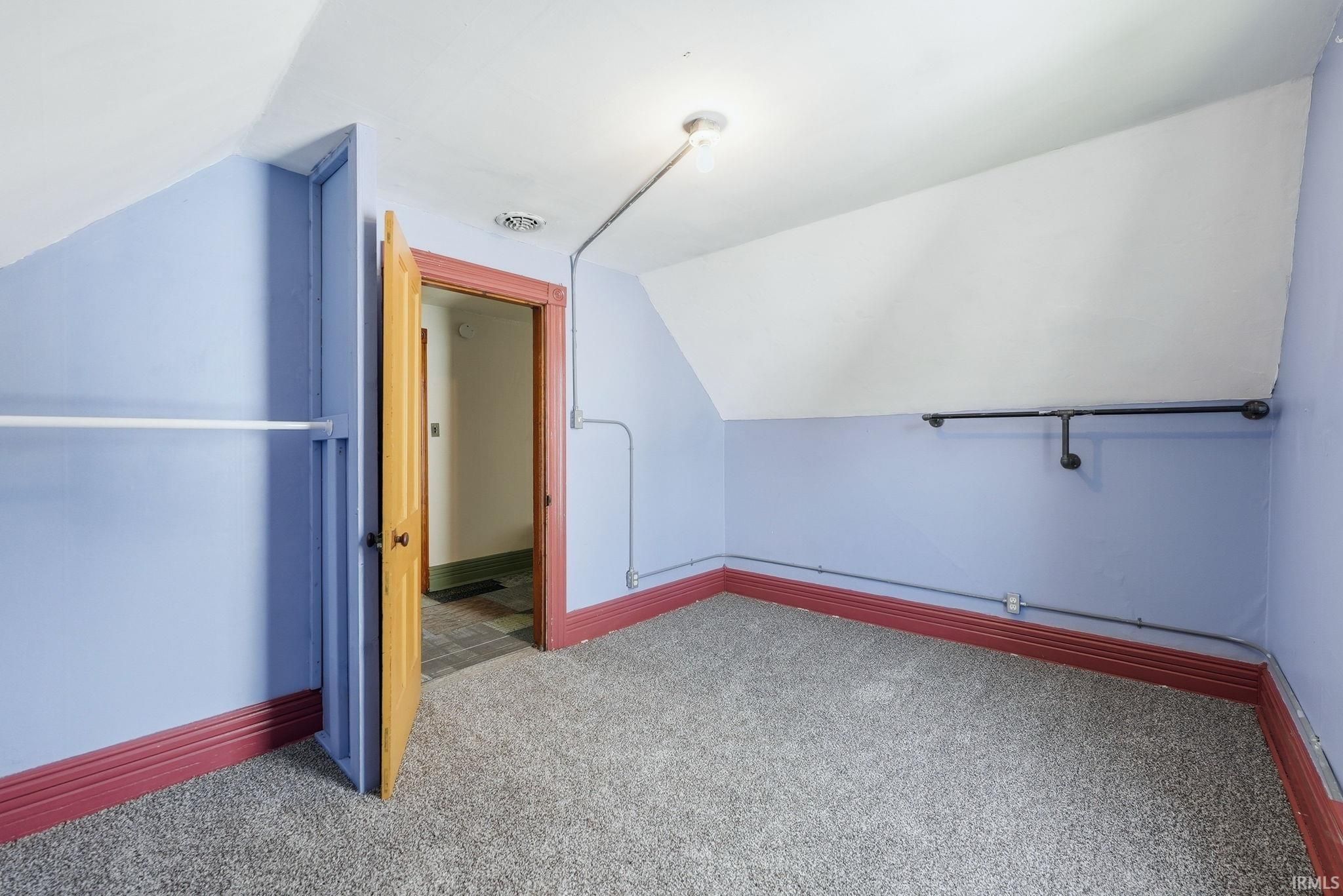 Image of 329 W 5th Street