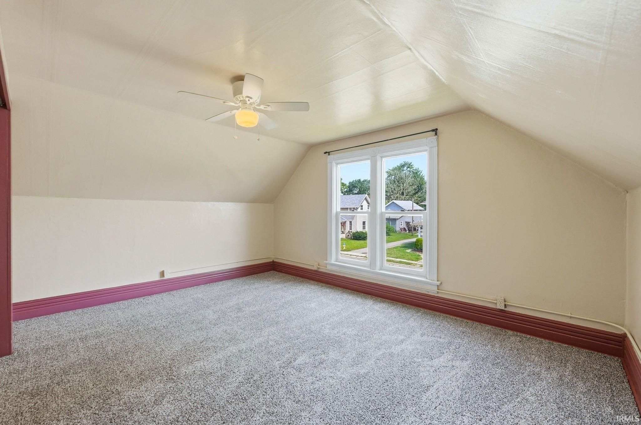 Image of 329 W 5th Street