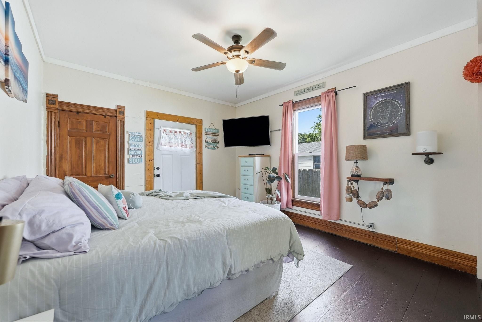 Image of 329 W 5th Street