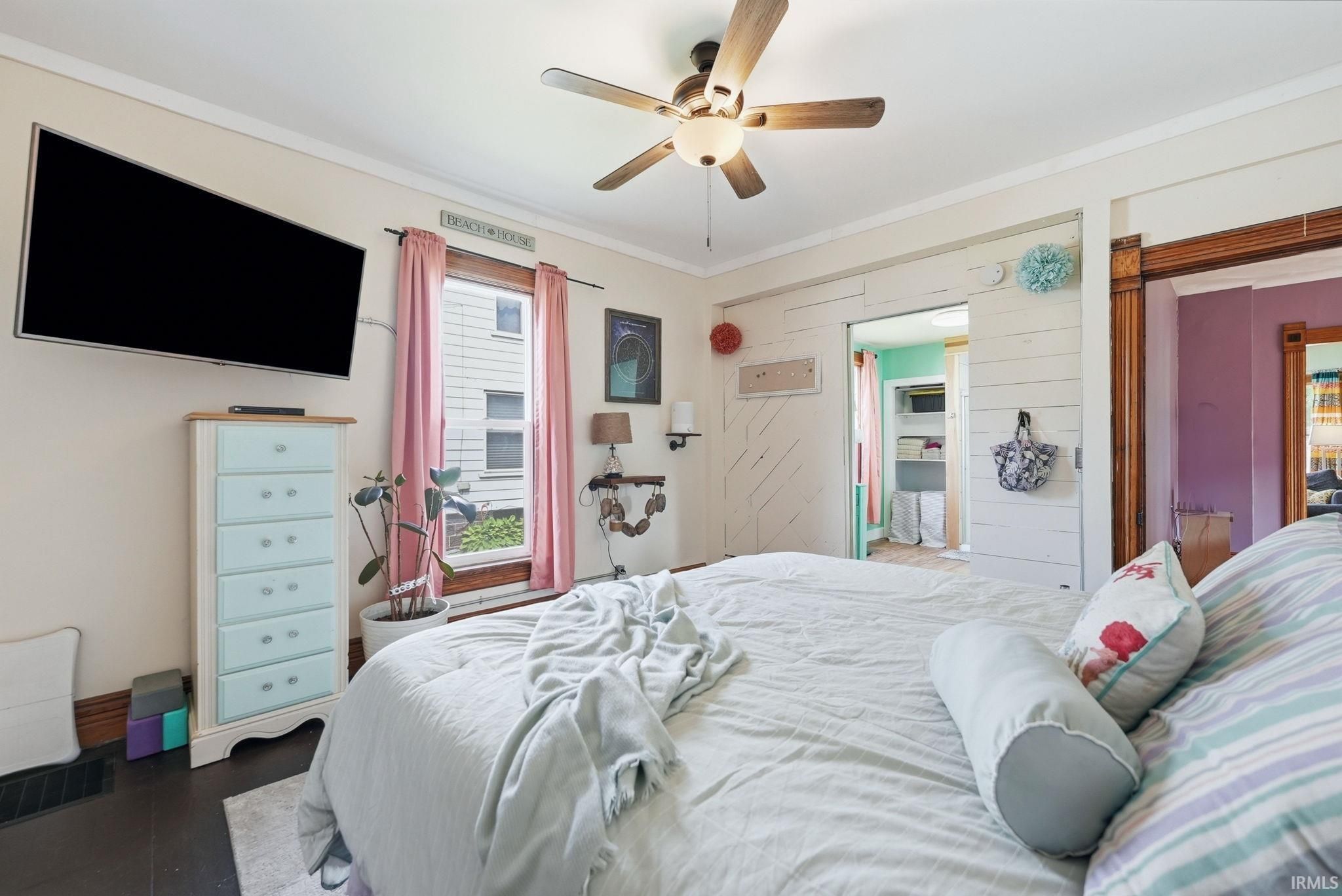 Image of 329 W 5th Street