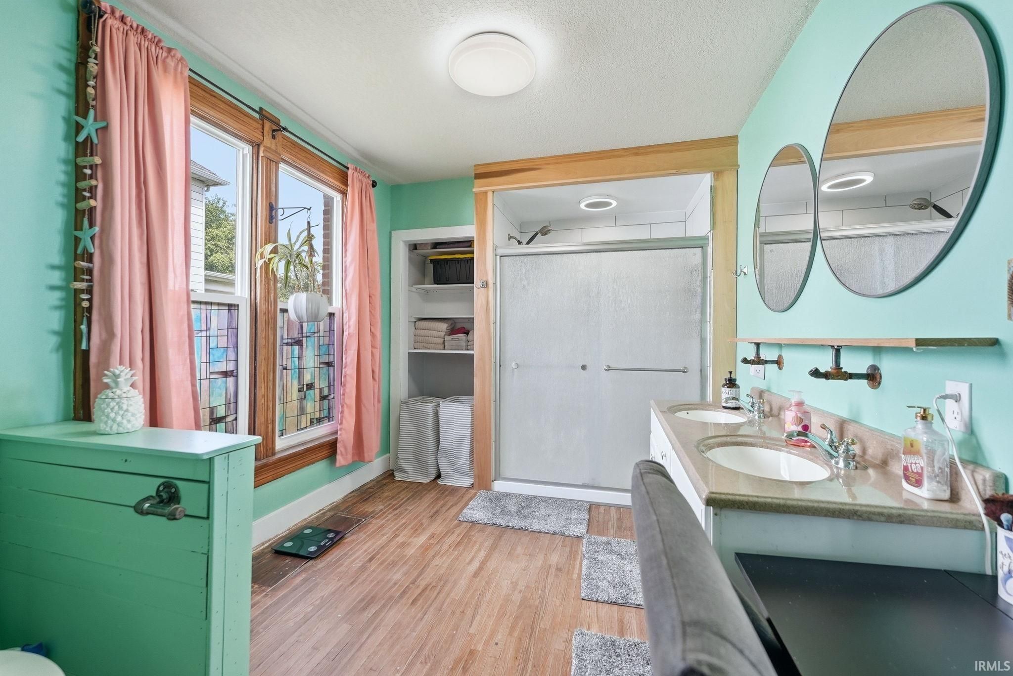 Image of 329 W 5th Street