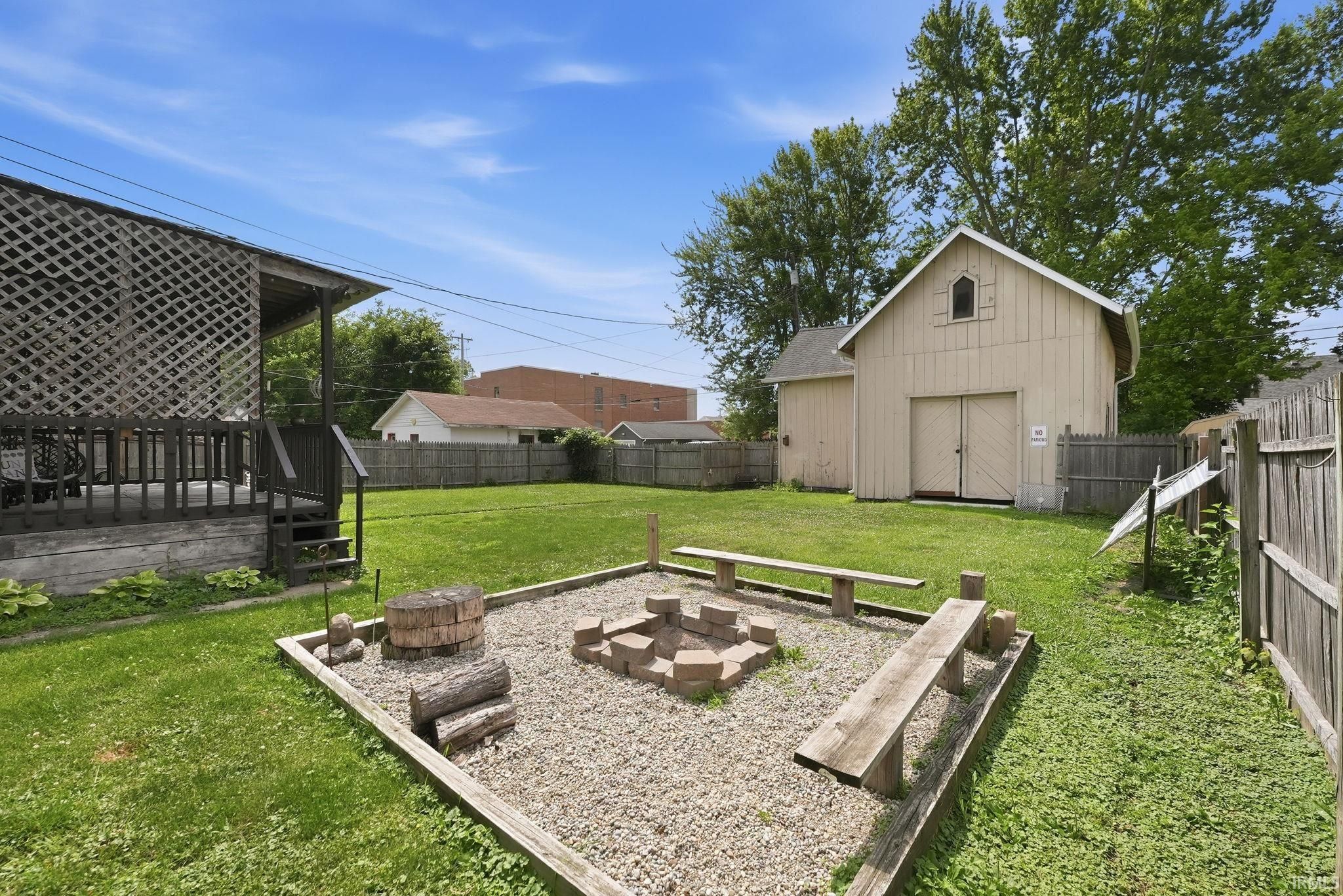Image of 329 W 5th Street