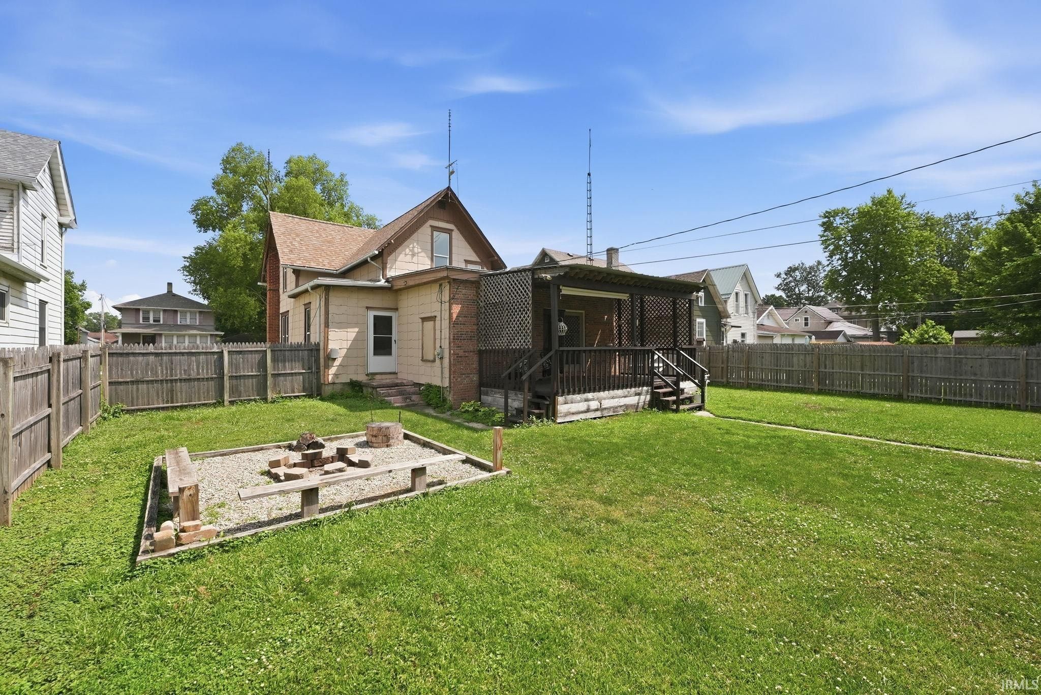 Image of 329 W 5th Street