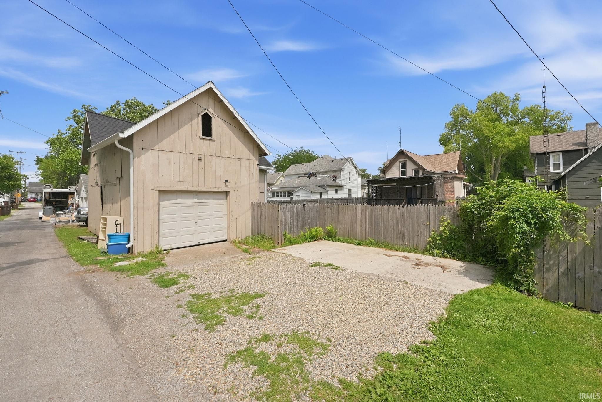 Image of 329 W 5th Street