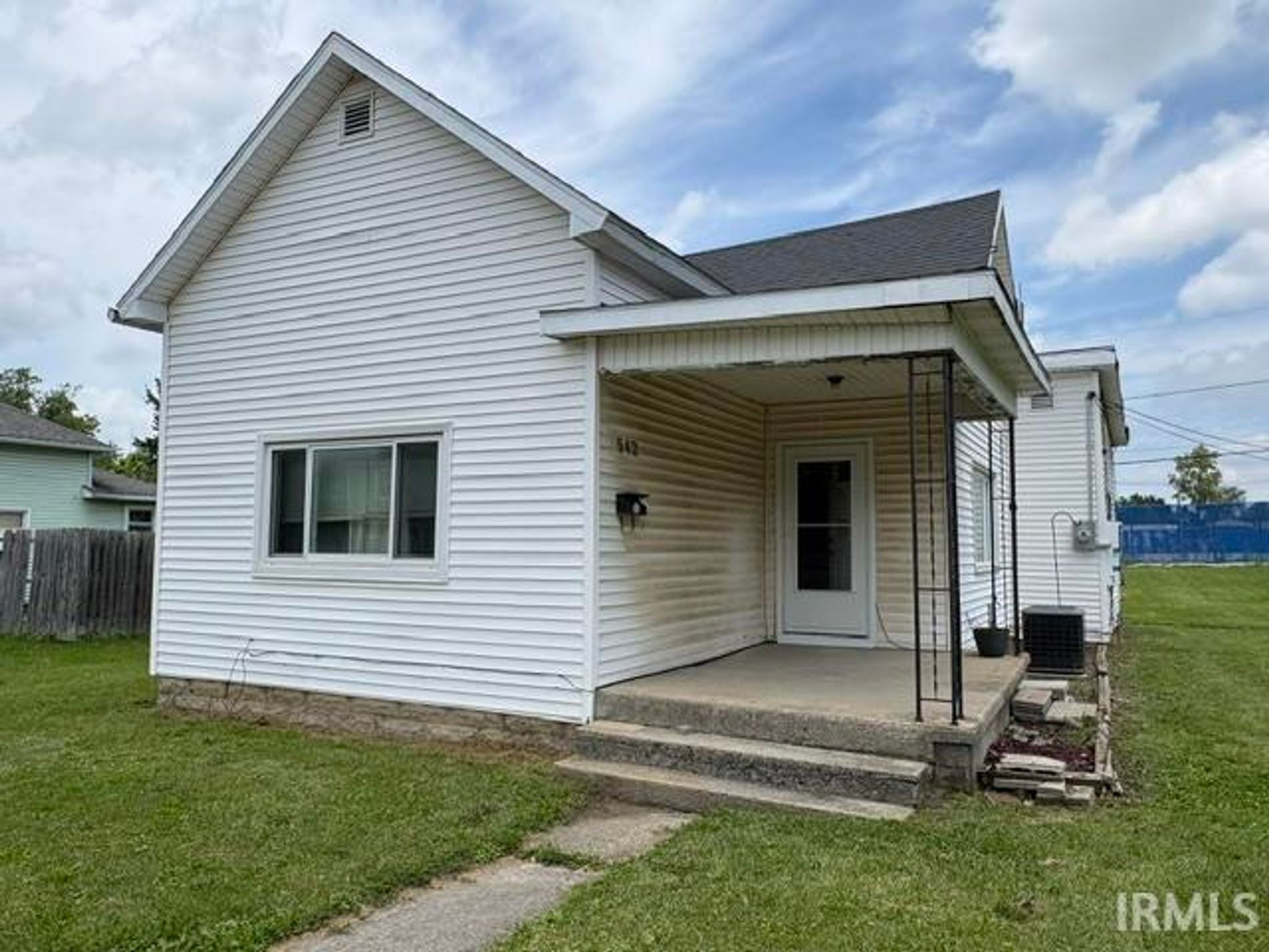 542 W Commercial Street