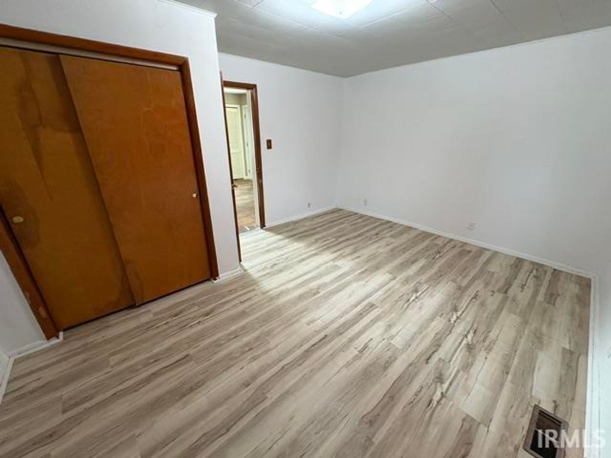Image of 542 W Commercial Street